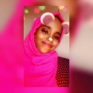 Meet your Posher, Amina